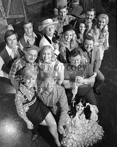RT087 8X10 PUBLICITY PHOTO "HEE-HAW" MEMBERS OF THE CAST FROM THE TV PROGRAM 