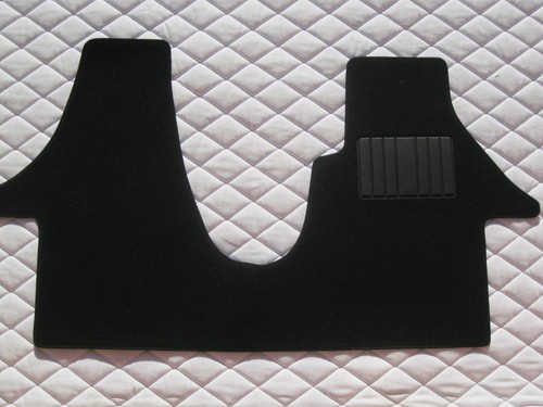 CUSTOM FIT 1 PIECE TO FIT A VW TRANSPORTER T5 2011 SWB VAN BLACK CARPET