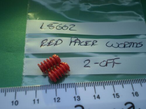 00 HORNBY SPARES L5662 RED PACER WORMS 2 OFF. 