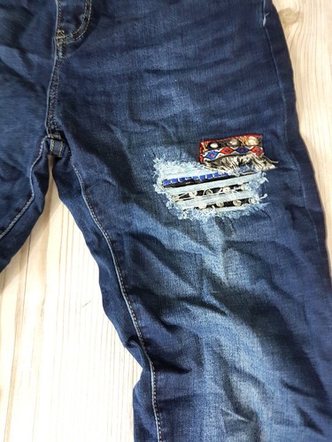 Monday Premium Super Jeans mit Ethno Patches destroyed Risse Stretch Gr 40-44