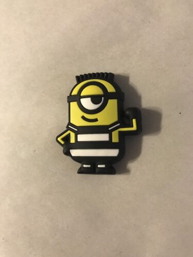 NEW Universal Studios Despicable Me Minions Scavenger Hunt Style Magnets
