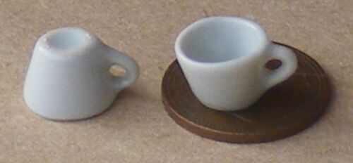 1:12 Maßstab 2 Weiß Keramik Kaffee Becher Tumdee Puppenhaus Getränk Zubehör W59 