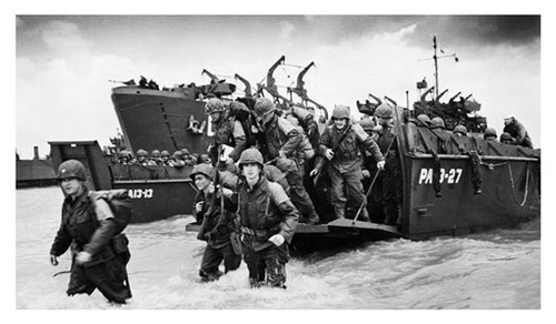 WW2 MARINES beach landing poster 24X36 b//w photo historic COLLECTORS IMAGE