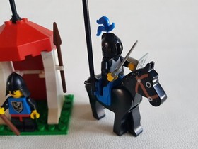 LEGO 6035 Castle Guard Sentry And Mounted Guard 1987 6035-1 #3 Black Falcons