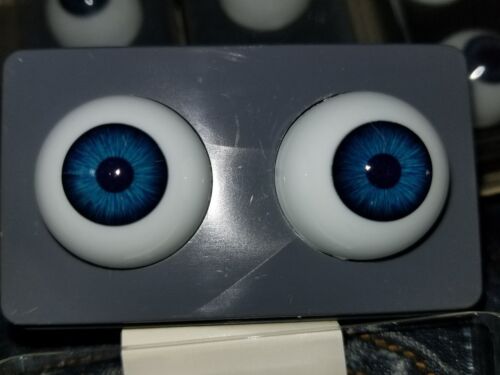 24mm plastic blue green eyes