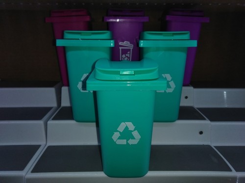 1:6 MINIATURE BARBIE DOLLHOUSE FURNITURE ACC GARBAGE TRASH CAN PURPLE GARBAGE