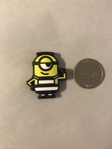 NEW Universal Studios Despicable Me Minions Scavenger Hunt Style Magnets