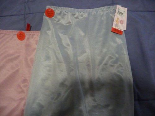 NEW SPANX Skinny Britches Sheer Shaping Power Skort Shaper 1019 Ret.$48-51