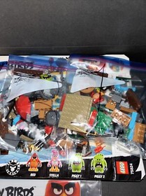LEGO 75824 Pig City Teardown Angry Birds Movie COMPLETE RETIRED 386pcs Set