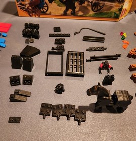 LEGO Castle Gold Getaway 70401 Used Retired And Rare Includes Minifigures!