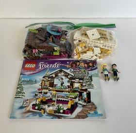 Lego set 41322 Snow Resort Ice Rink - 307 Pieces - 2 Minifigs - Friends