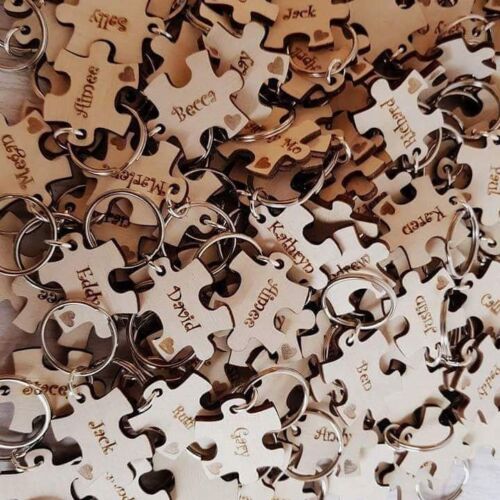 wedding personalised keyrings wooden wedding favours Puzzle piece favours 