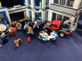 LEGO CITY: Police Station (60141)