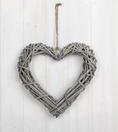 Gorgeous Shabby Grey Rattan Chunky Willow Heart Wicker 40cm Wreath Wall Hanging
