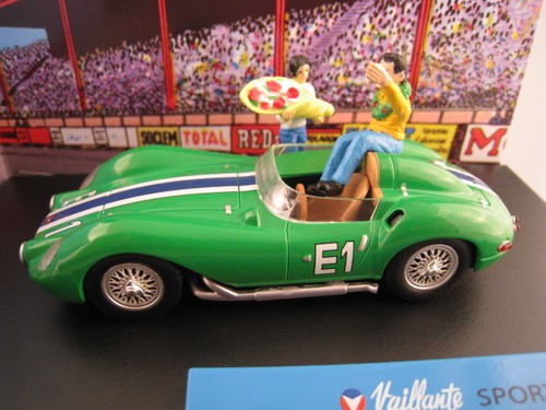 SPORT e con 2 personaggi Michel VAILLANT N 8 ALTAYA 1:43 PC-vitrinenbox