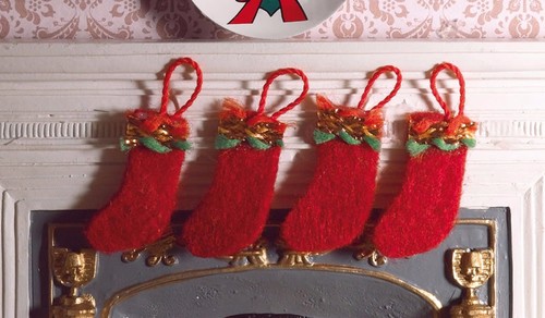 Échelle 1:12 plat 4 Rouge Feutre Chaussettes de Noël tumdee Maison de Poupées Accessoire