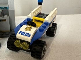 LEGO City 60136 Police Starter Set 99% With Manual Missing 1 Rod