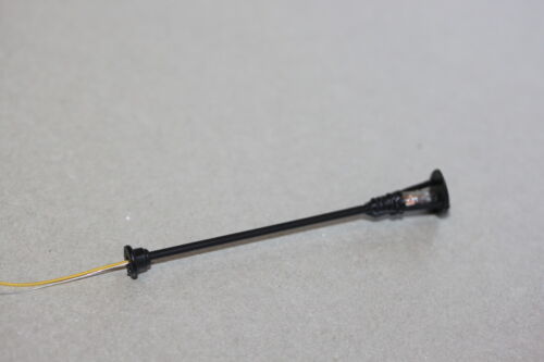 Spur H0 Gehweglaterne 6cm Mast schwarz Modellleuchte