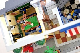 LEGO 10246 Creator Detective's Office — Complete Set! Excellent Condition!