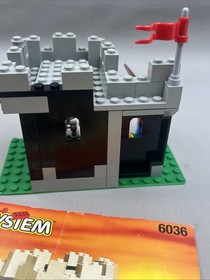 LEGO Castle: Skeleton Surprise (6036) - All pieces and instructions. No box.