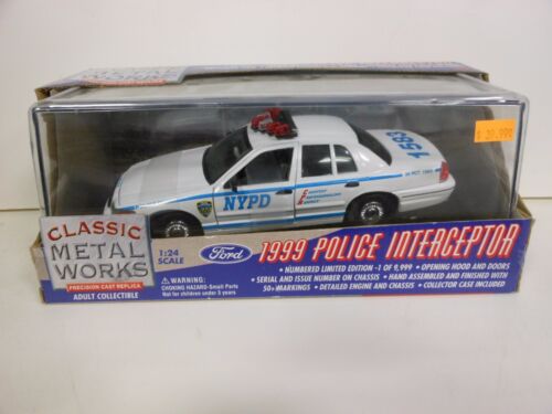 Classic Metal Works 1999 Police Interceptor NYPD Die-cast - 1:24 Scale