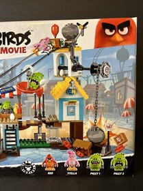 LEGO 75824 Pig City Teardown Angry Birds Movie COMPLETE RETIRED 386pcs Set