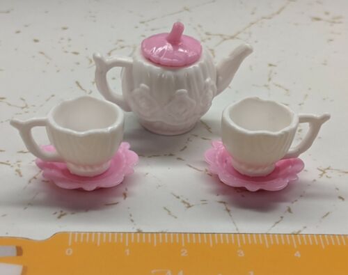 2 Cups//Saucers Wood-grain pattern White//Pink 12/" Doll Plastic Kitchen Teapot