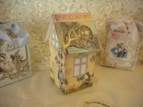 4 Cake Decoration Party Alice in Wonderland House Table 