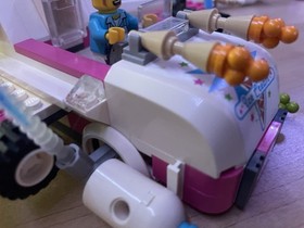 LEGO the LEGO Movie Ice Cream Machine 70804 CIB MISSING TWO STICKERS GREAT CON