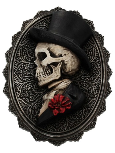 Ornament Luna Lakota Formal Man Skeleton Plaque 16 x 21.5 x 3cm