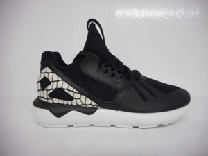 adidas tubular runner w