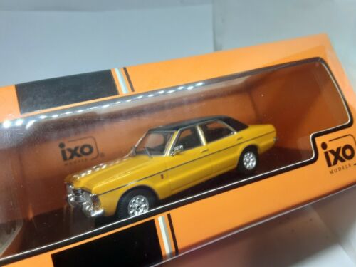 ford taunus GXL 1983 ixo 1/43 moutarde sous  blister 