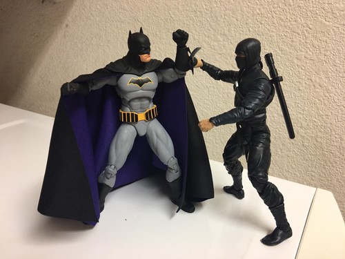 Custom Batman Dc Multi-Univers des icônes Dc Collectibles Renaissance Chiffon Cape
