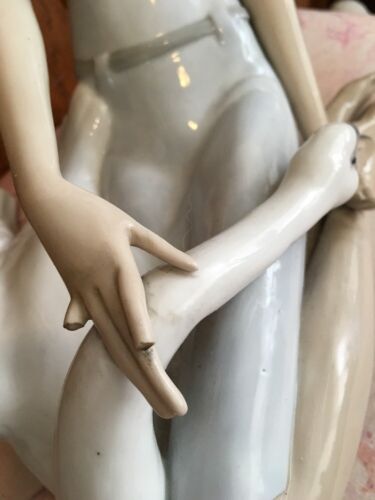 No Box! Lladro 4601 Girl with Swan 4 broken Fingers and Leg Broke in Shipping 