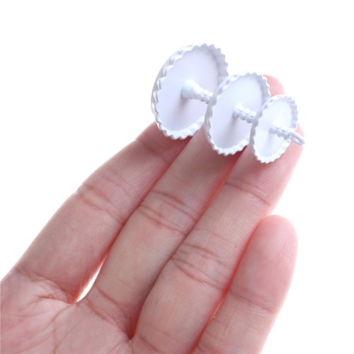1Pcs White 1//12 Dollhouse Miniature 3 layer Metal Desserts Snack Rack Stand CYN