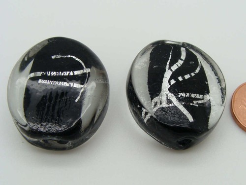 2 perles 29mm GALET ovale VERRE lampwork NOIR avec ruban argenté DIY bijoux