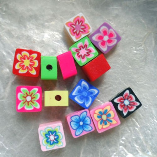 Multi-couleurs PETIT PAVE 4//7 mm Trou 1//1,5 mm 13 Perles FIMO POLYMÈRE