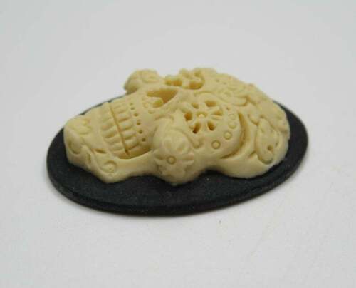 Day of the Dead Skull Cameos Qty 4 Ivory on Black Skull Cabochons 25X18mm