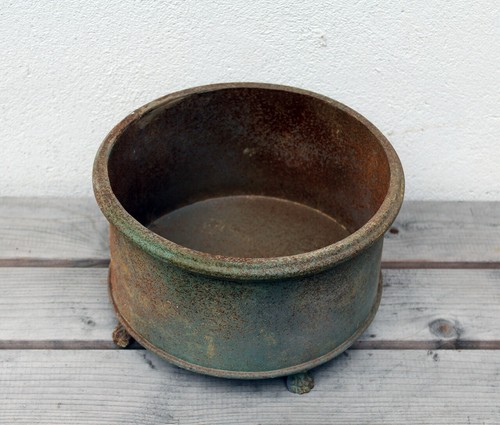 Pflanzschale rund Löwenfüße Pflanzgefäß Übertopf Nostalgie Antikstil Rost Patina
