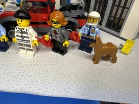 LEGO 60141 - Lego City Police Station w/ Minifigures - Near Complete