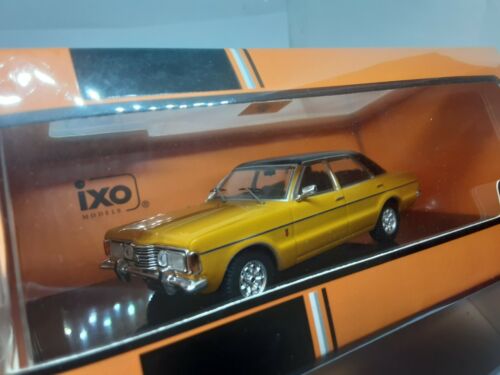 ford taunus GXL 1983 ixo 1/43 moutarde sous  blister 