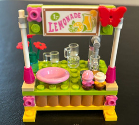 LEGO FRIENDS: Mia's Lemonade Stand (41027) - Used, 99% Complete, Retired Set
