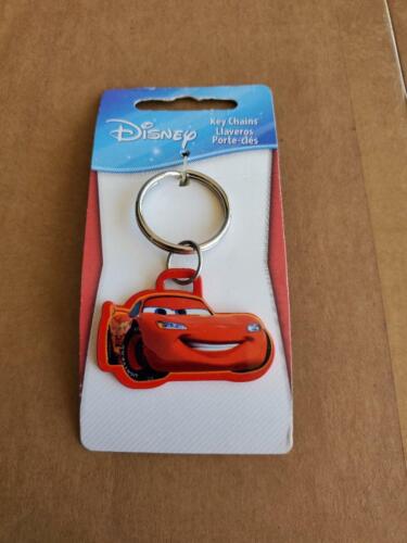 LOT OF 100 DISNEY PIXAR CARS LIGHTNING MCQUEEN KEY CHAINS NEW, CARDED 