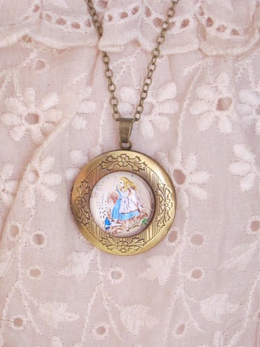 Bijou mini collier pendentif porte photo Alice poupée ancienne//poupée moderne