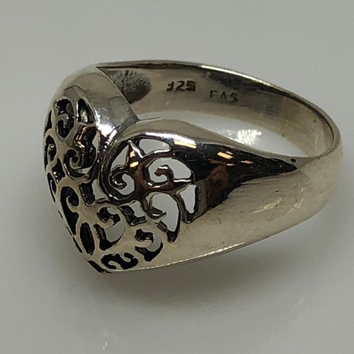 WM .925 Sterling Silver Heart Scroll Ring 3.6g Size 6