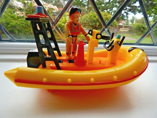 PENNY MORRIS SEA RESCUE figura con NEPTUNE RESCUE BOAT /& BUOY de FIREMAN SAM