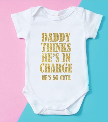 Papa pense qu/'il est en charge Slogan Vêtements Gilet Babygrow Body Baby 02