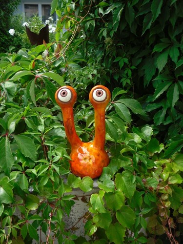 Unikat Gartenspion Stielaugen aus Keramik orange groß Gartendeko frostsicher