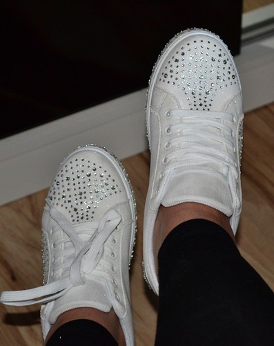 New Womens Ladies Lace Up White Diamonds Trainers Faux Suede Shoes Sizes 3-8
