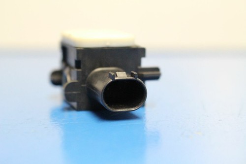Chrysler Dodge Jeep Grand Cherokee III WH WK Crash Sensor 04896083 AA